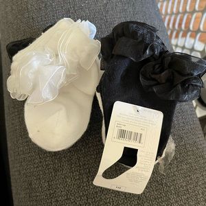 2 packs of 3 Toddler girls dress socks size 4-5.5
